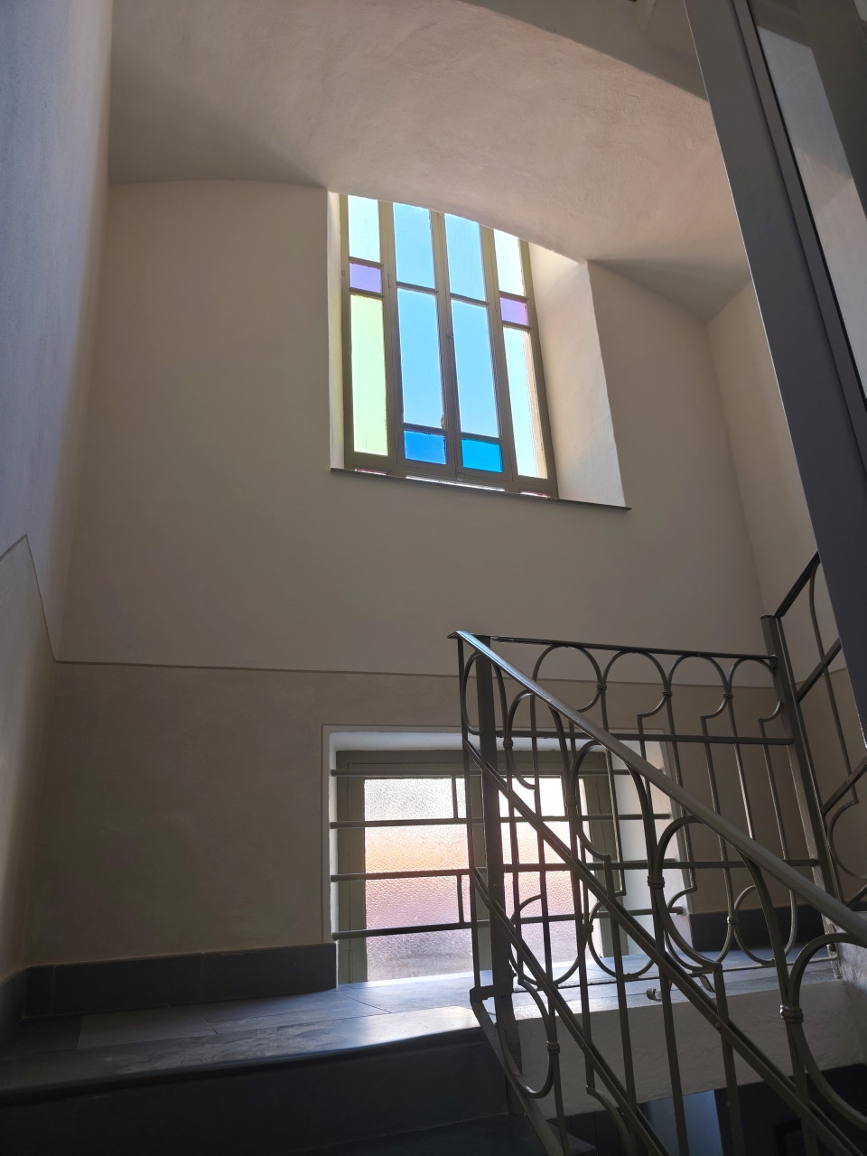 Cuneo, via F. Cavallotti, appartamento di cinque vani all'ultimo piano, ascensore - Cuneo