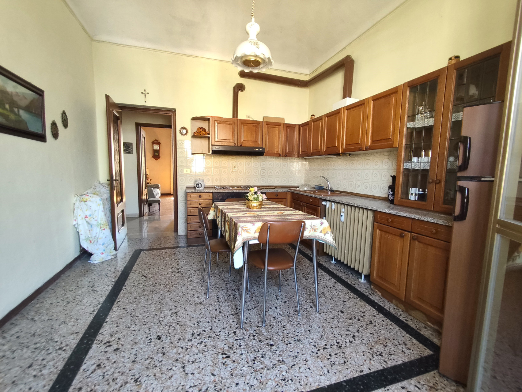 Cuneo, via F. Cavallotti, appartamento di cinque vani all'ultimo piano, ascensore - Cuneo