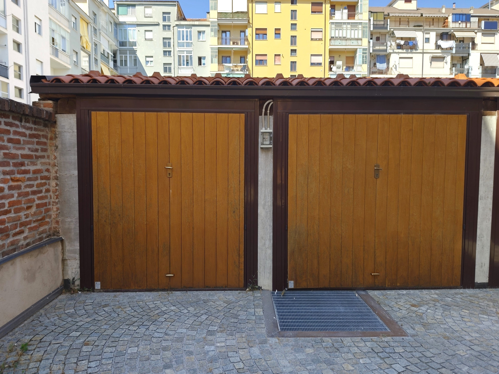Cuneo, via F. Cavallotti, appartamento di cinque vani all'ultimo piano, ascensore - Cuneo